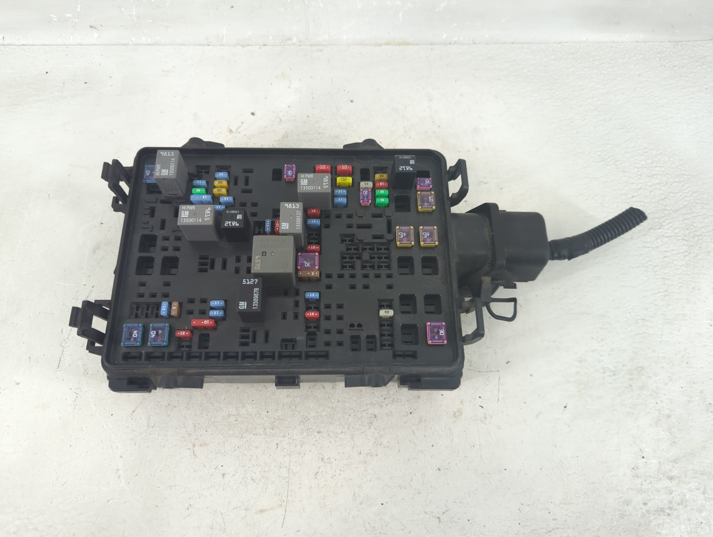 2017-2019 Chevrolet Silverado 1500 Fusebox Fuse Box Panel Relay Module Fits Fits 2017 2018 2019 OEM Used Auto Parts - Oemuse