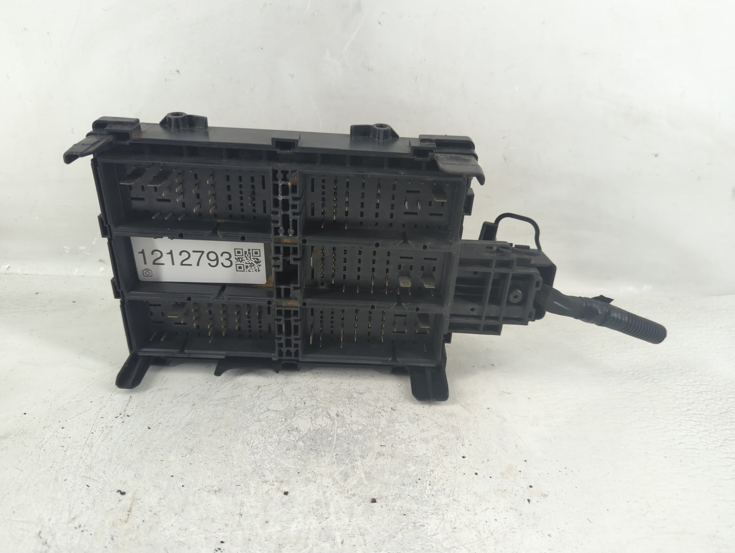 2017-2019 Chevrolet Silverado 1500 Fusebox Fuse Box Panel Relay Module Fits Fits 2017 2018 2019 OEM Used Auto Parts - Oemuse