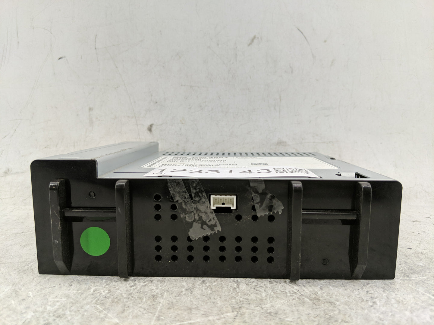2018 Chevrolet Silverado 1500 Radio AM FM Cd Player Receiver Replacement P/N:42554557 Fits OEM Used Auto Parts - Oemusedauto