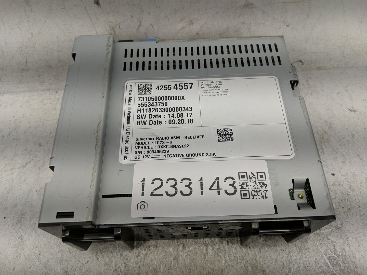 2018 Chevrolet Silverado 1500 Radio AM FM Cd Player Receiver Replacement P/N:42554557 Fits OEM Used Auto Parts - Oemusedauto