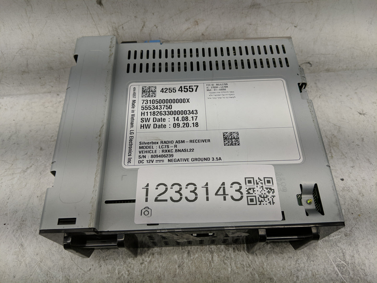 2018 Chevrolet Silverado 1500 Radio AM FM Cd Player Receiver Replacement P/N:42554557 Fits OEM Used Auto Parts - Oemusedauto