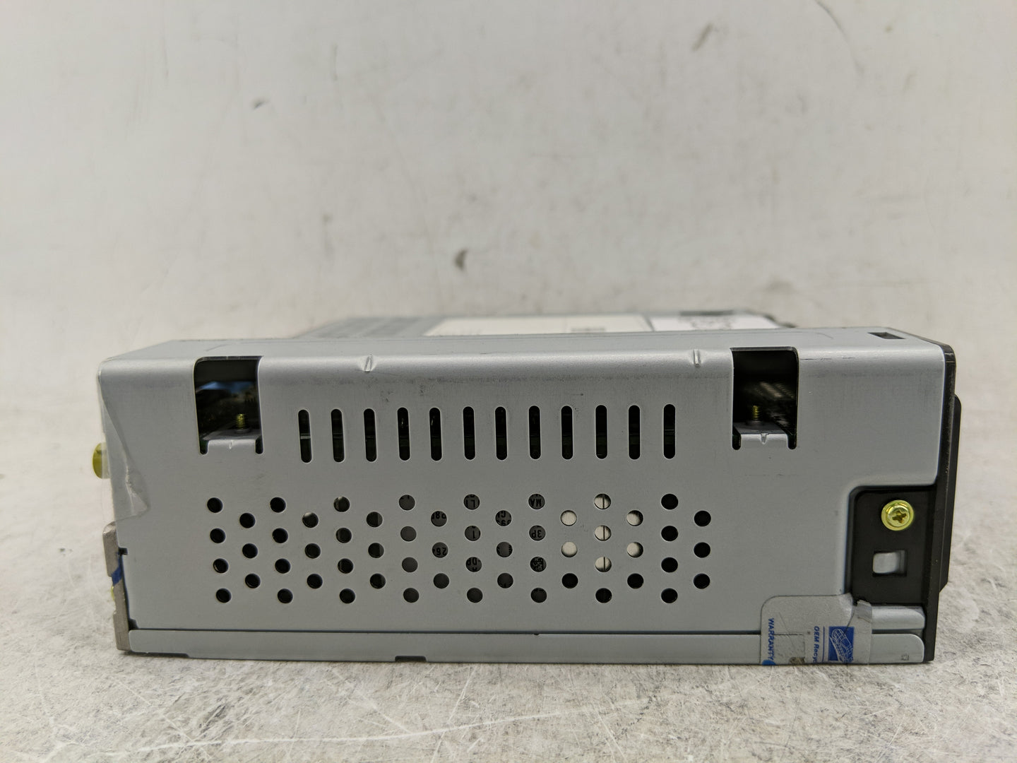 2018 Chevrolet Silverado 1500 Radio AM FM Cd Player Receiver Replacement P/N:42554557 Fits OEM Used Auto Parts - Oemusedauto