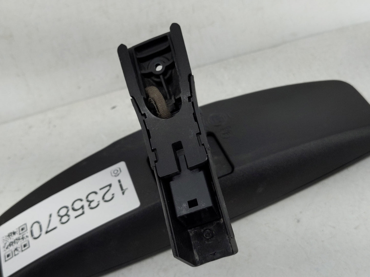 2014-2022 Chevrolet Silverado 1500 Interior Rear View Mirror Replacement OEM P/N:E11046392 E11026392 Fits OEM Used Auto Part