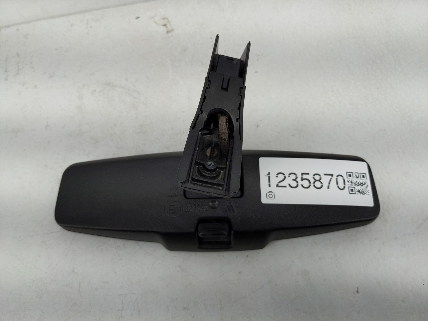 2014-2022 Chevrolet Silverado 1500 Interior Rear View Mirror Replacement OEM P/N:E11046392 E11026392 Fits OEM Used Auto Part