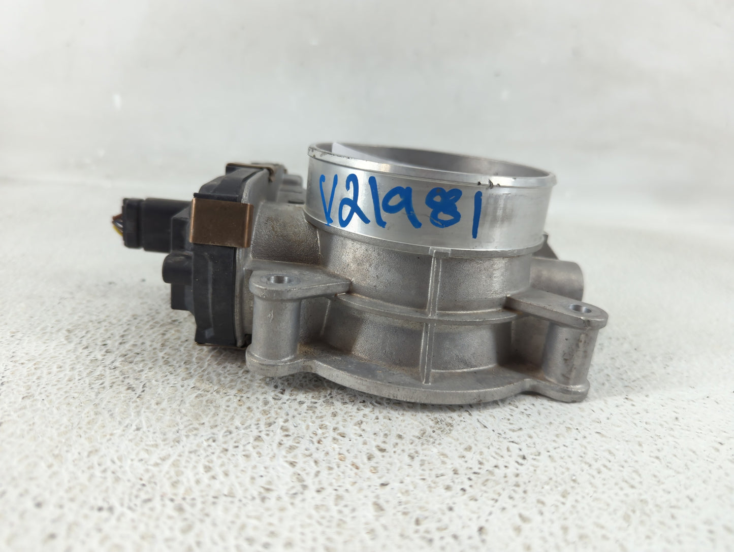 2014-2022 Chevrolet Silverado 1500 Throttle Body P/N:12617792 Fits Fits 2014 2015 2016 2017 2018 2019 2020 2021 2022 OEM Use