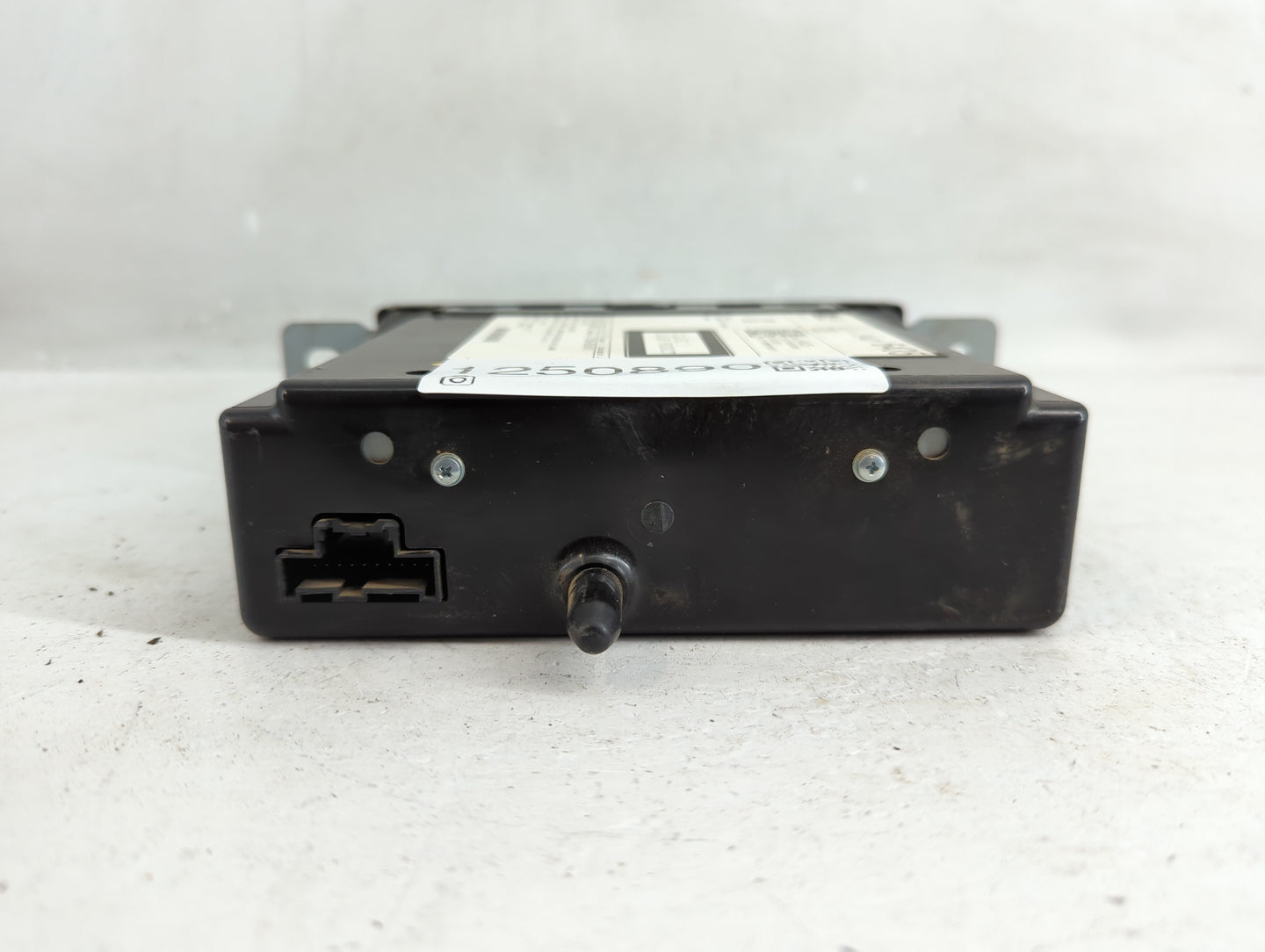 2018 Chevrolet Silverado 1500 Radio AM FM Cd Player Receiver Replacement P/N:8401 6435 Fits OEM Used Auto Parts - Oemusedaut