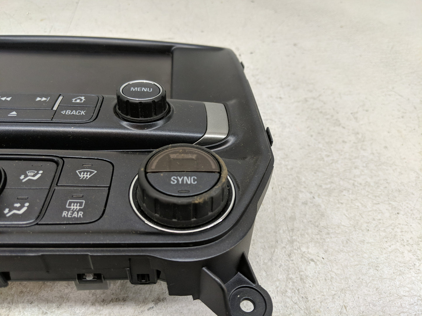 2018 Chevrolet Silverado 1500 Radio AM FM Cd Player Receiver Replacement P/N:84258726 Fits OEM Used Auto Parts - Oemusedauto