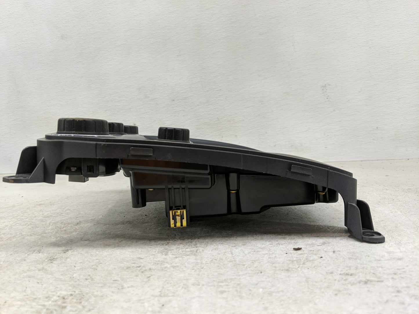 2018 Chevrolet Silverado 1500 Radio AM FM Cd Player Receiver Replacement P/N:84258726 Fits OEM Used Auto Parts - Oemusedauto