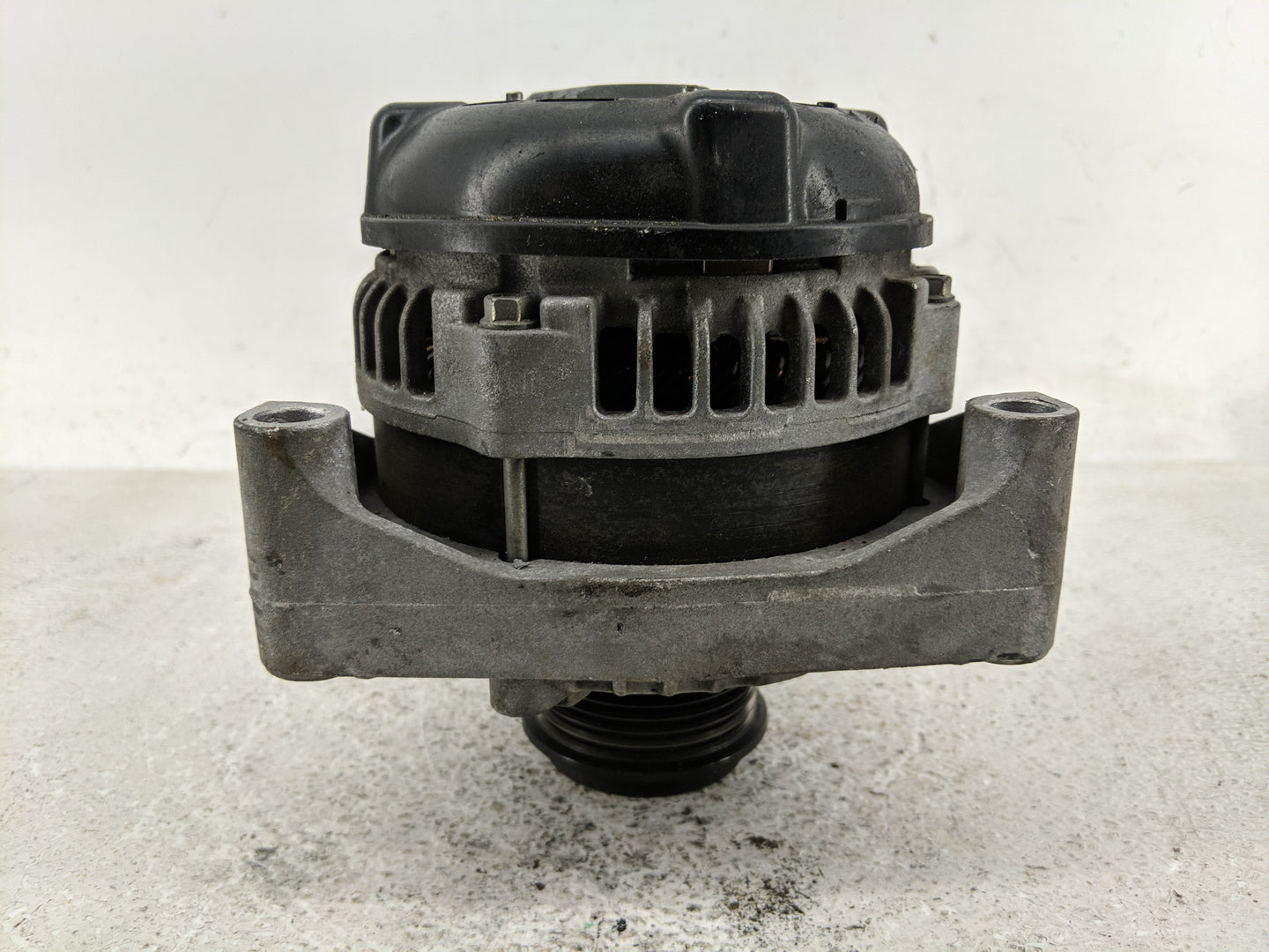 2014-2019 Chevrolet Silverado 1500 Alternator Replacement Generator Charging Assembly Engine OEM P/N:23487089 84143543 Fits 