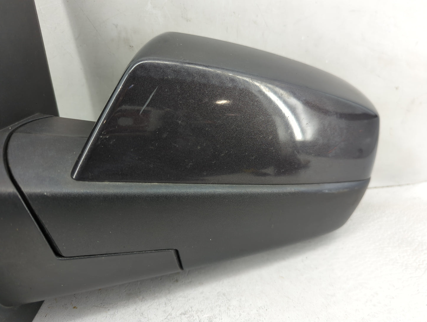 2014-2019 Chevrolet Silverado 1500 Driver Side View Mirror - Left Door Mirror OEM Used - Oemusedautoparts1.com