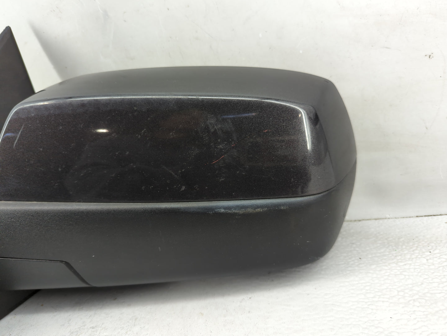 2014-2019 Chevrolet Silverado 1500 Driver Side View Mirror - Left Door Mirror OEM Used - Oemusedautoparts1.com