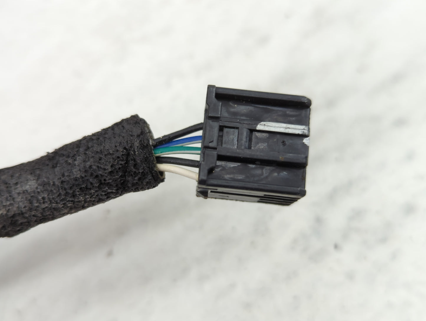 2014-2019 Chevrolet Silverado 1500 Driver Side View Mirror - Left Door Mirror OEM Used - Oemusedautoparts1.com