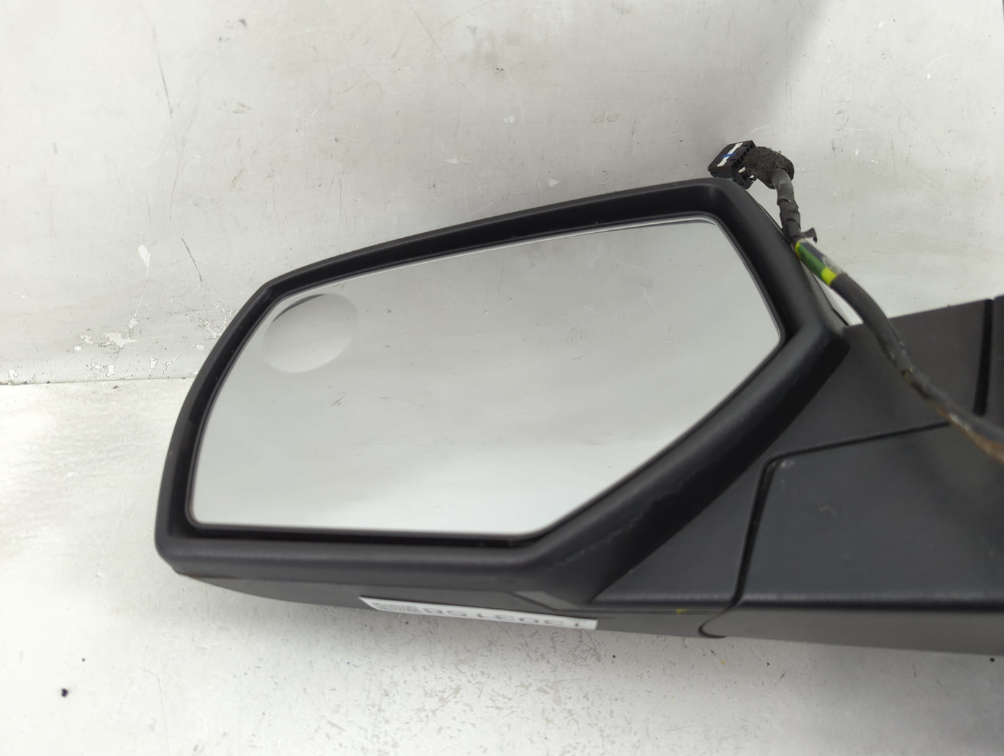 2014-2019 Chevrolet Silverado 1500 Driver Side View Mirror - Left Door Mirror OEM Used - Oemusedautoparts1.com