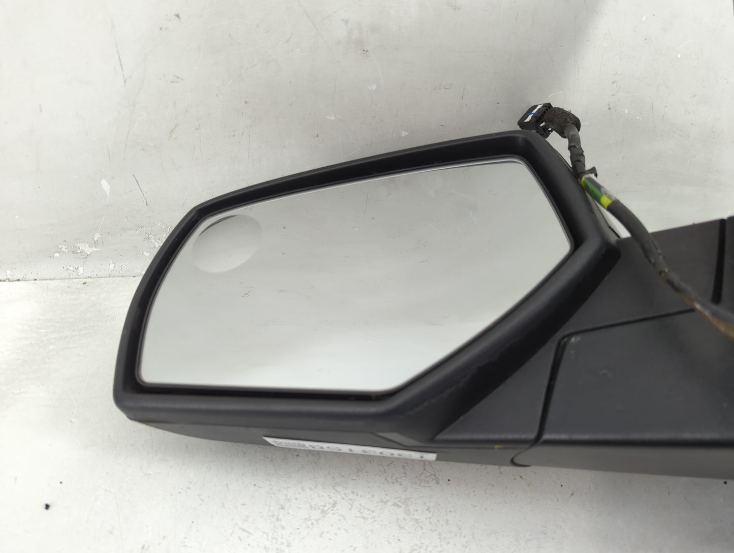 2014-2019 Chevrolet Silverado 1500 Driver Side View Mirror - Left Door Mirror OEM Used - Oemusedautoparts1.com