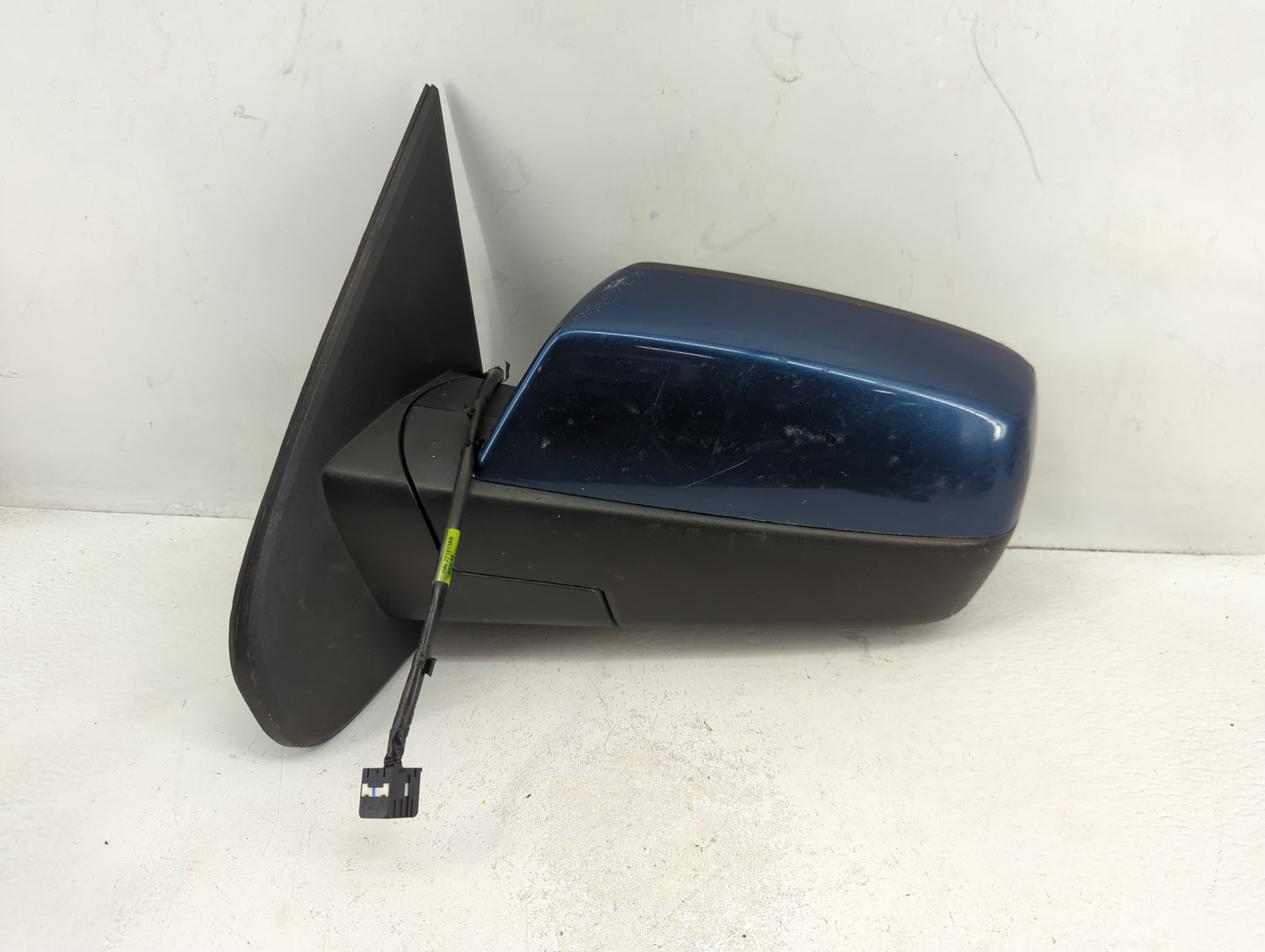 2014-2019 Chevrolet Silverado 1500 Passenger Side View Mirror - Right Door Mirror OEM Used - Oemusedautoparts1.com