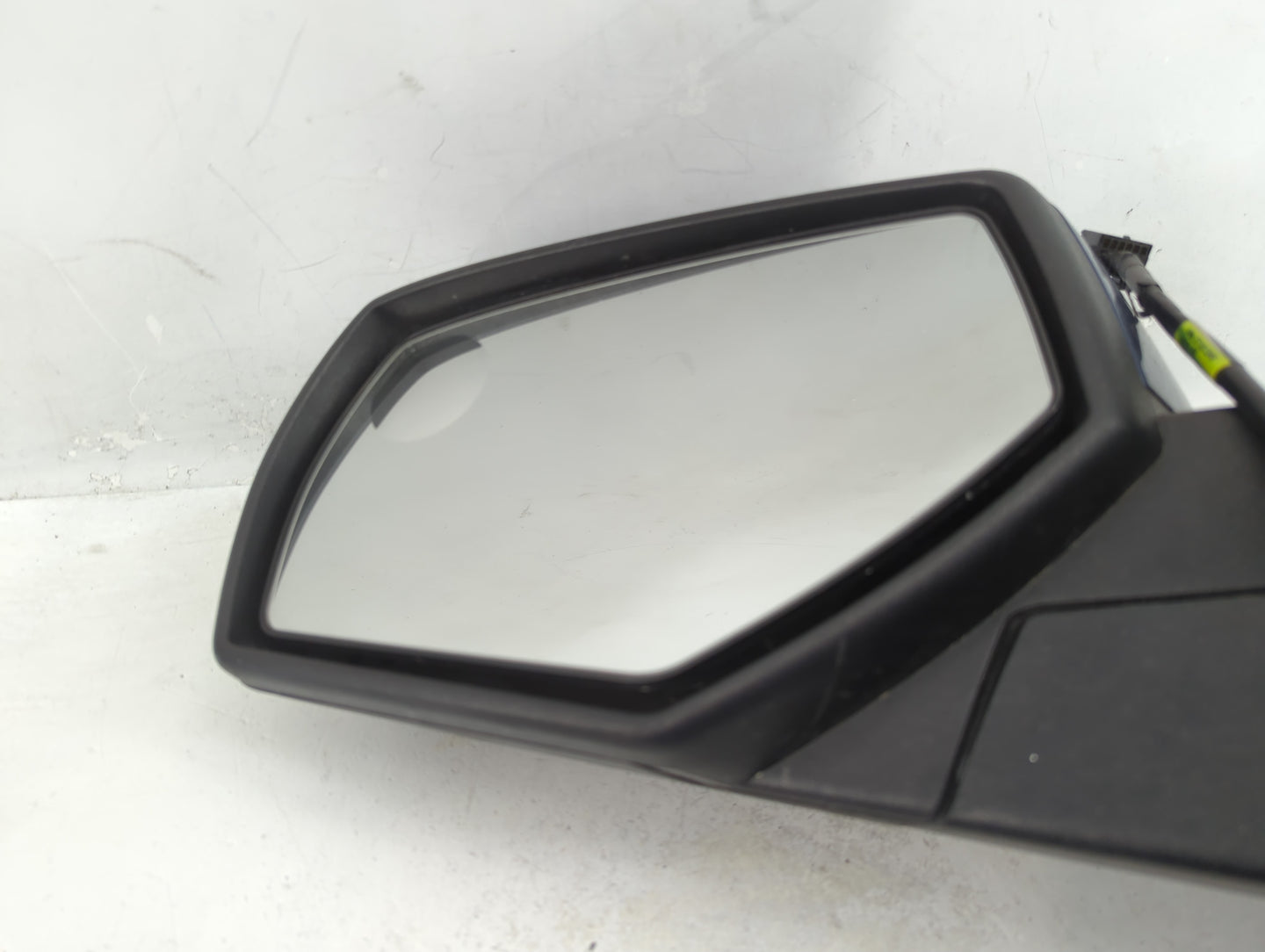 2014-2019 Chevrolet Silverado 1500 Passenger Side View Mirror - Right Door Mirror OEM Used - Oemusedautoparts1.com