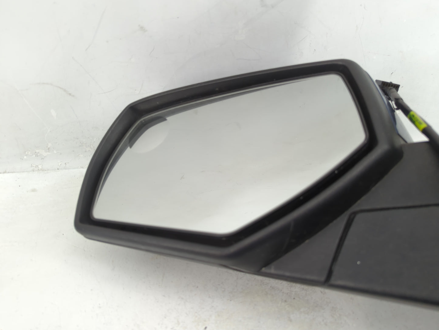 2014-2019 Chevrolet Silverado 1500 Passenger Side View Mirror - Right Door Mirror OEM Used - Oemusedautoparts1.com