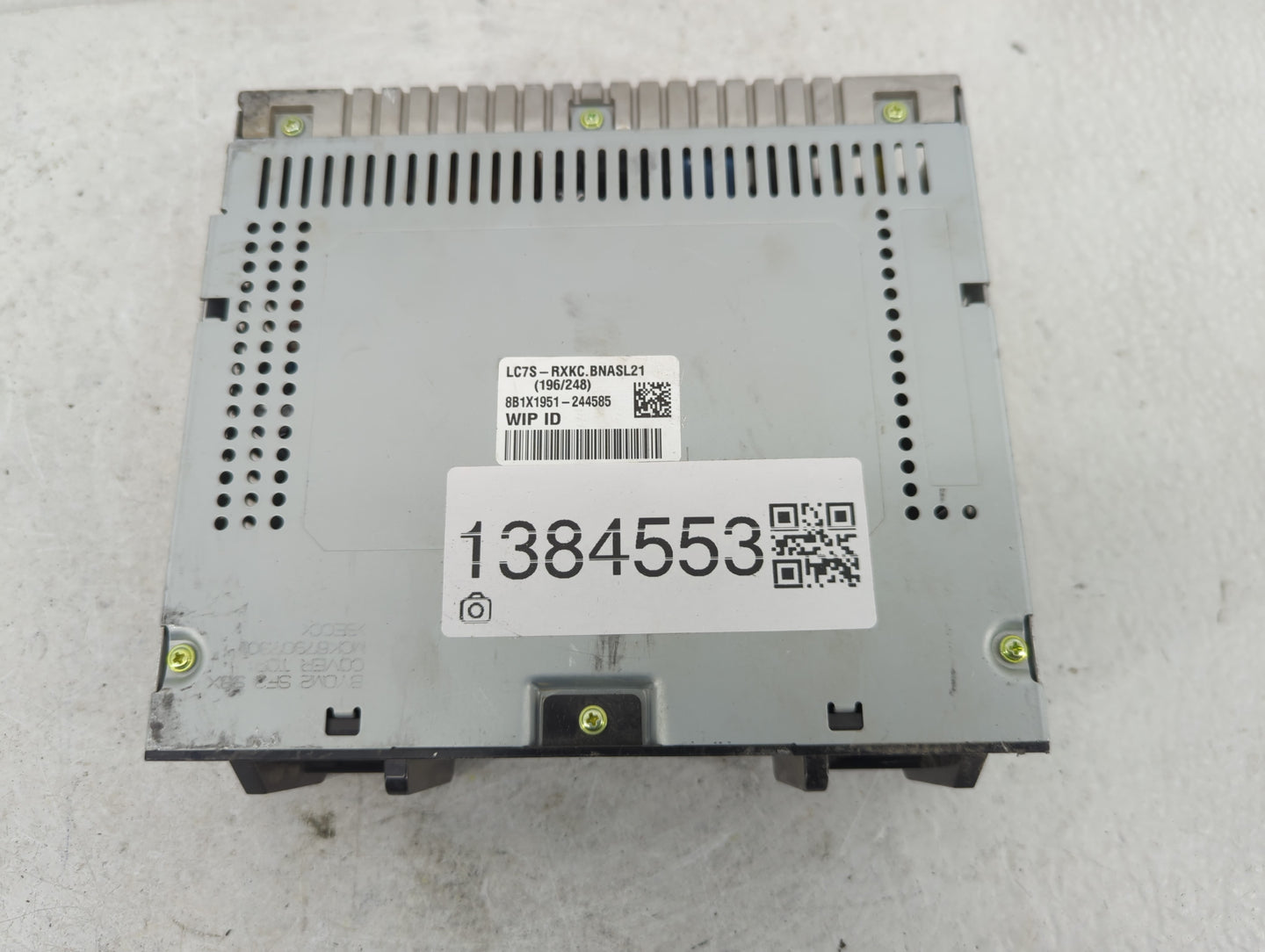 2018 Chevrolet Silverado 1500 Radio AM FM Cd Player Receiver Replacement P/N:42554616 Fits Fits 2019 2020 2021 OEM Used Auto