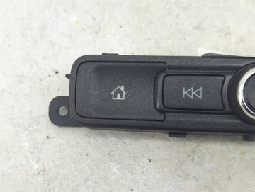 2016-2019 Chevrolet Silverado 1500 Radio AM FM Cd Player Receiver Replacement P/N:42516646 555343750 Fits Fits 2016 2017 2018 2019 OEM Used Auto Parts