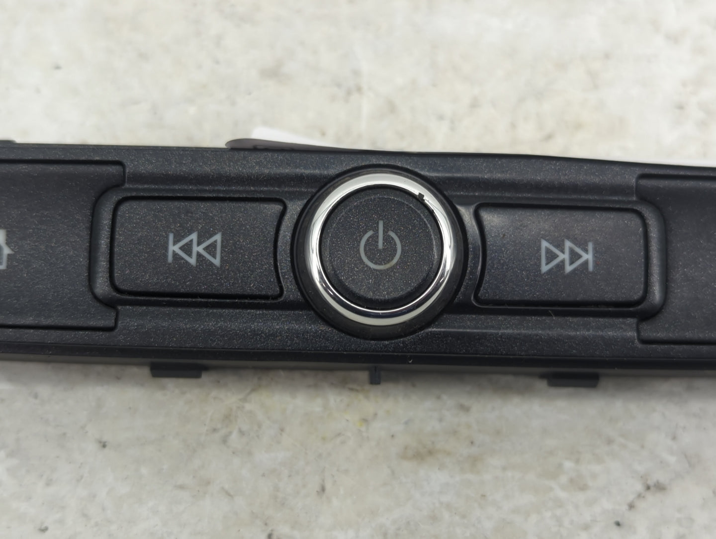 2016-2019 Chevrolet Silverado 1500 Radio AM FM Cd Player Receiver Replacement P/N:42516646 555343750 Fits Fits 2016 2017 201