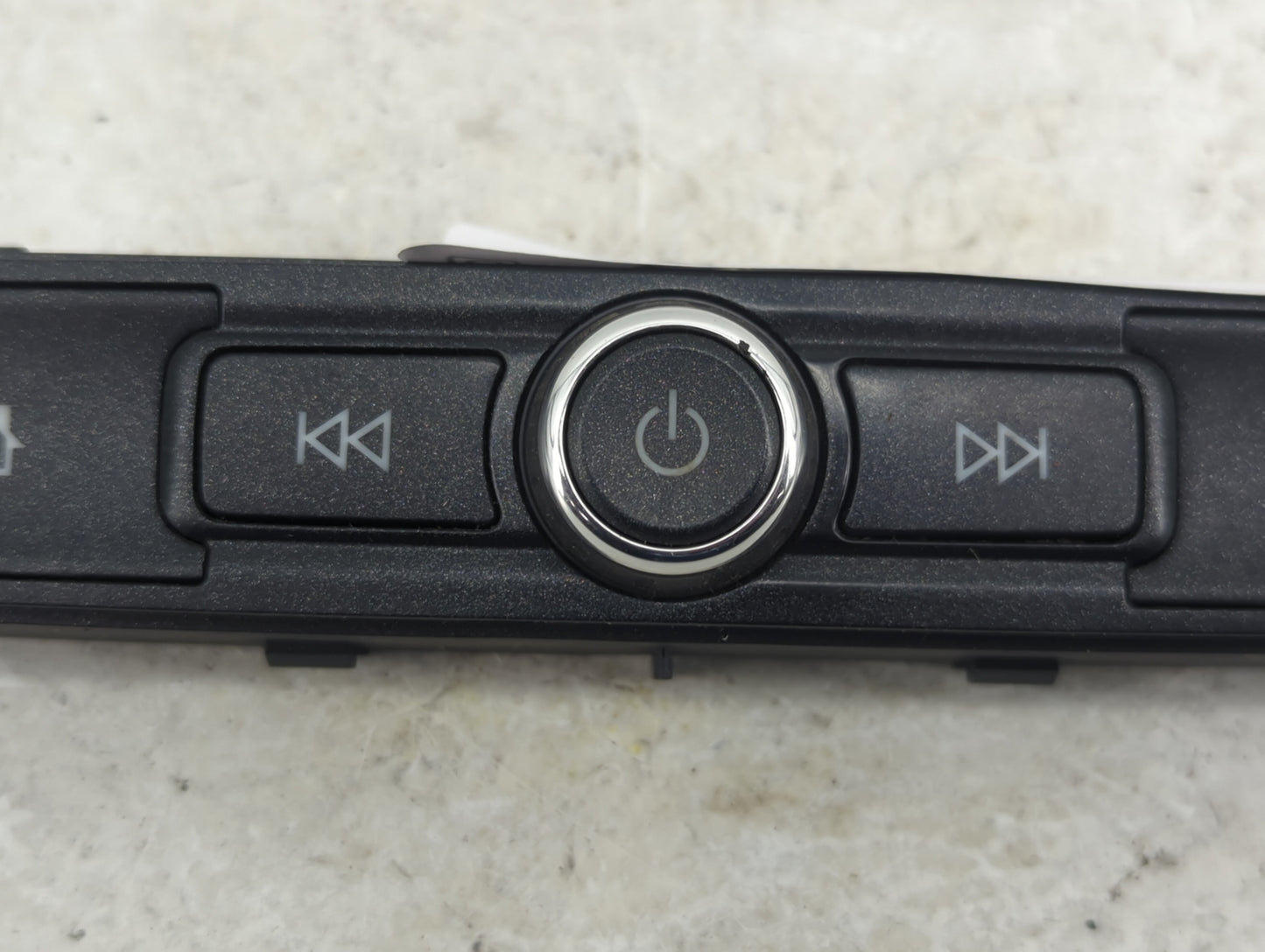 2016-2019 Chevrolet Silverado 1500 Radio AM FM Cd Player Receiver Replacement P/N:42516646 555343750 Fits Fits 2016 2017 201