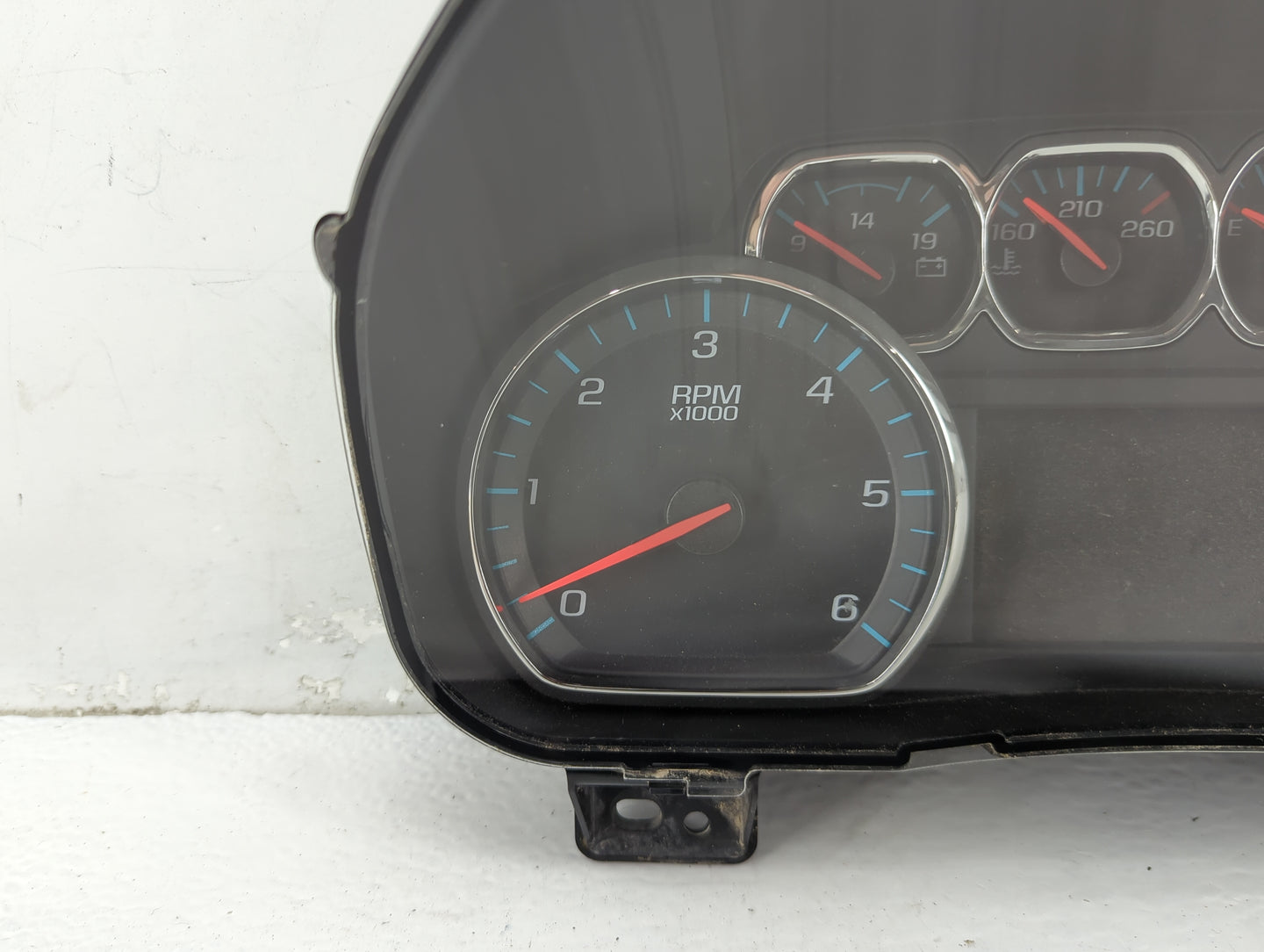 2018-2019 Chevrolet Silverado 1500 Instrument Cluster Speedometer Gauges P/N:84298029 Fits Fits 2018 2019 2020 OEM Used Auto
