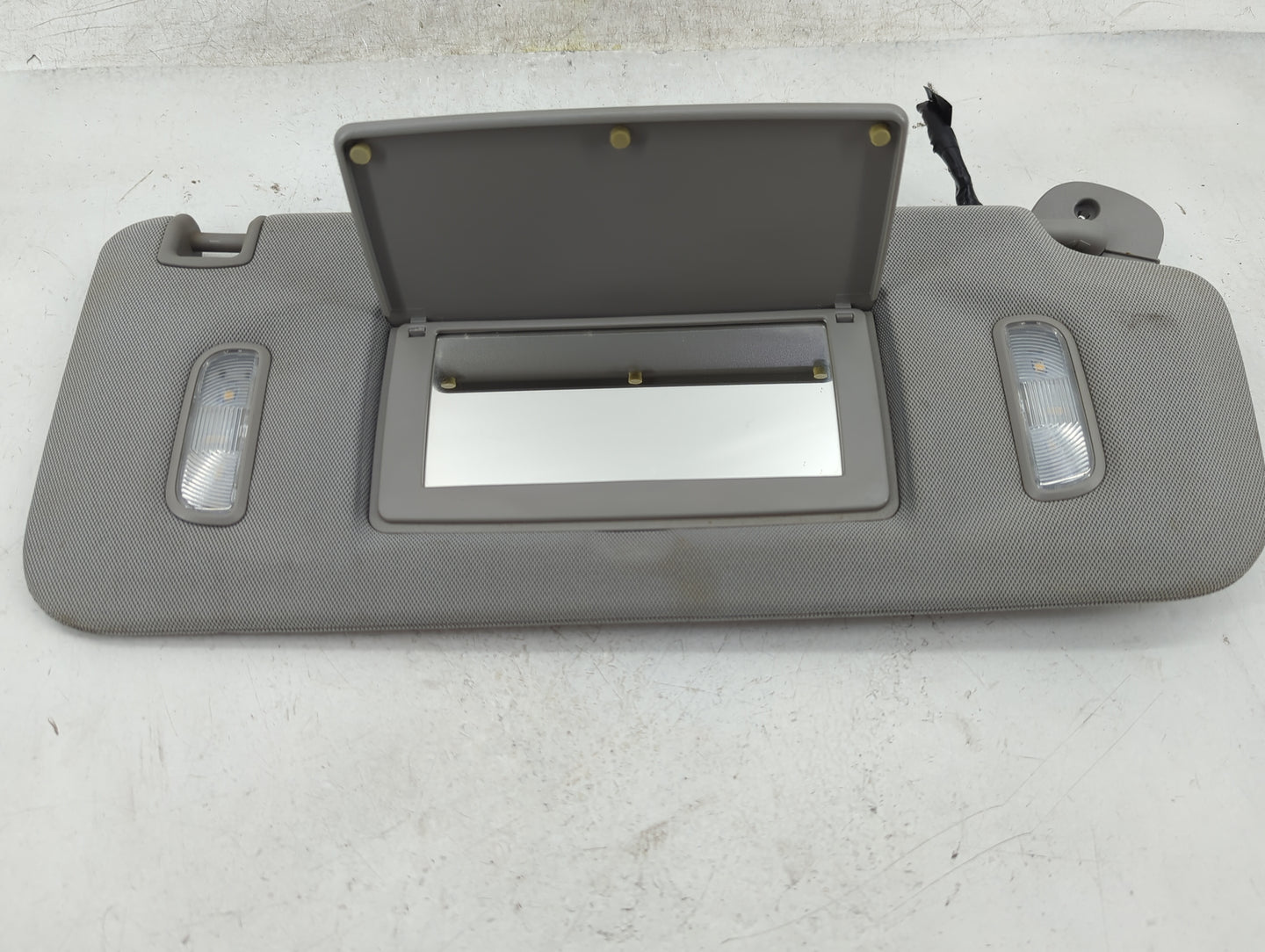 2014-2019 Chevrolet Silverado 1500 Sun Visor Shade Replacement Passenger Right Mirror Fits Fits 2014 2015 2016 2017 2018 201