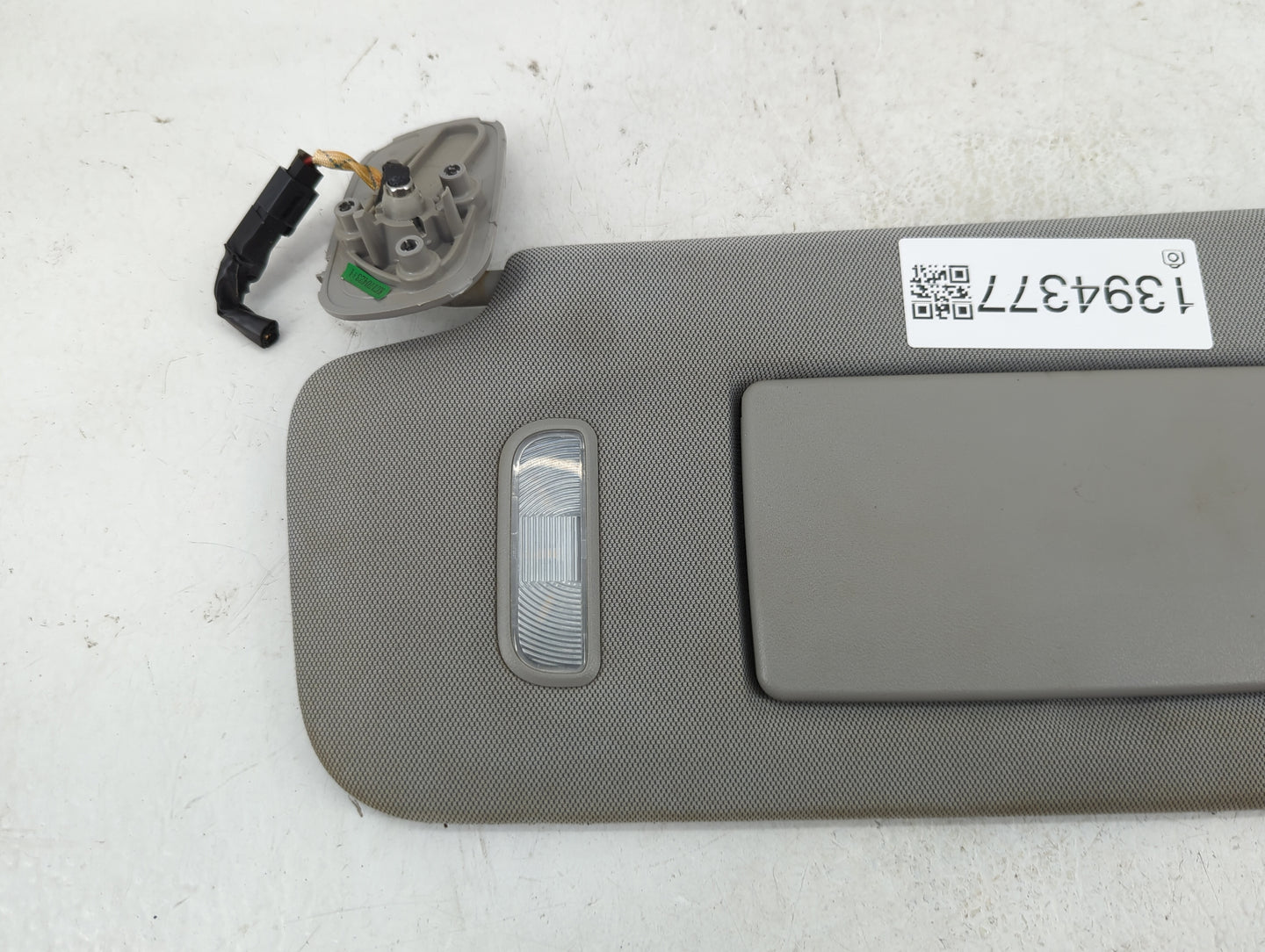 2014-2019 Chevrolet Silverado 1500 Sun Visor Shade Replacement Driver Left Mirror Fits Fits 2014 2015 2016 2017 2018 2019 OE