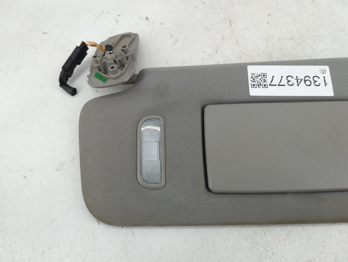 2014-2019 Chevrolet Silverado 1500 Sun Visor Shade Replacement Driver Left Mirror Fits Fits 2014 2015 2016 2017 2018 2019 OE