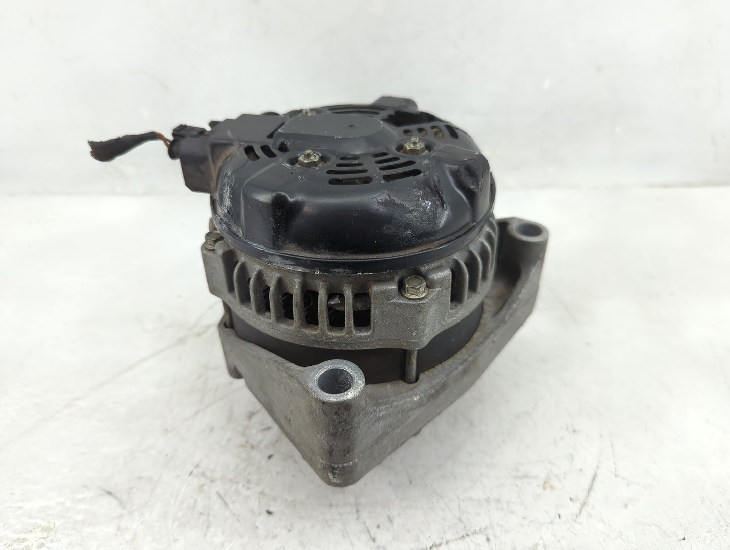 2014-2019 Chevrolet Silverado 1500 Alternator Replacement Generator Charging Assembly Engine OEM P/N:TN104211-9112 84143543 