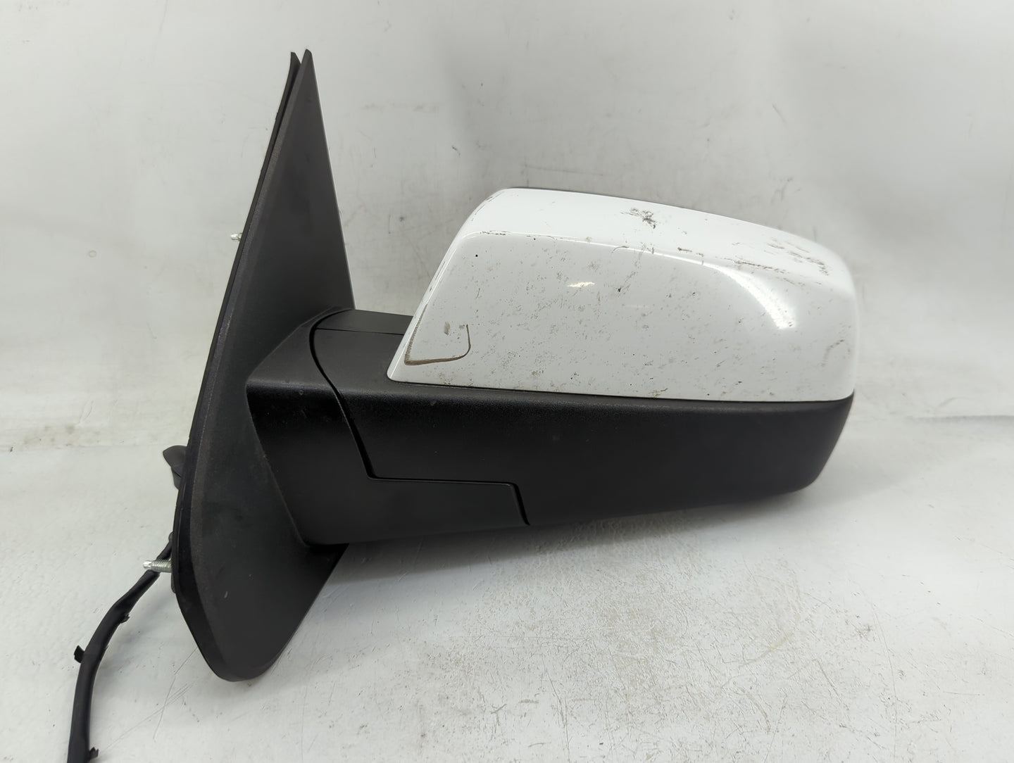 2014-2019 Chevrolet Silverado 1500 Driver Side View Mirror - Left Door Mirror OEM Used - Oemusedautoparts1.com