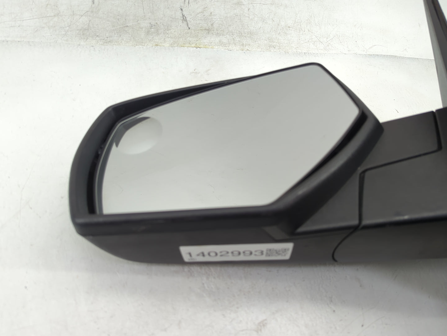 2014-2019 Chevrolet Silverado 1500 Driver Side View Mirror - Left Door Mirror OEM Used - Oemusedautoparts1.com