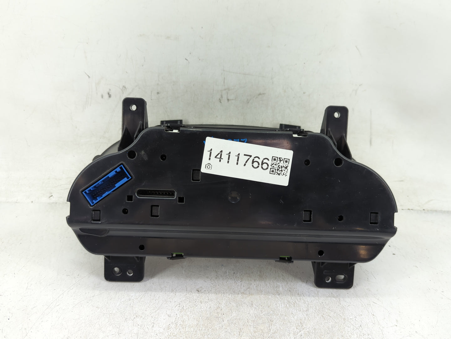 2018-2019 Chevrolet Silverado 1500 Instrument Cluster Speedometer Gauges P/N:84298029 Fits Fits 2018 2019 2020 OEM Used Auto