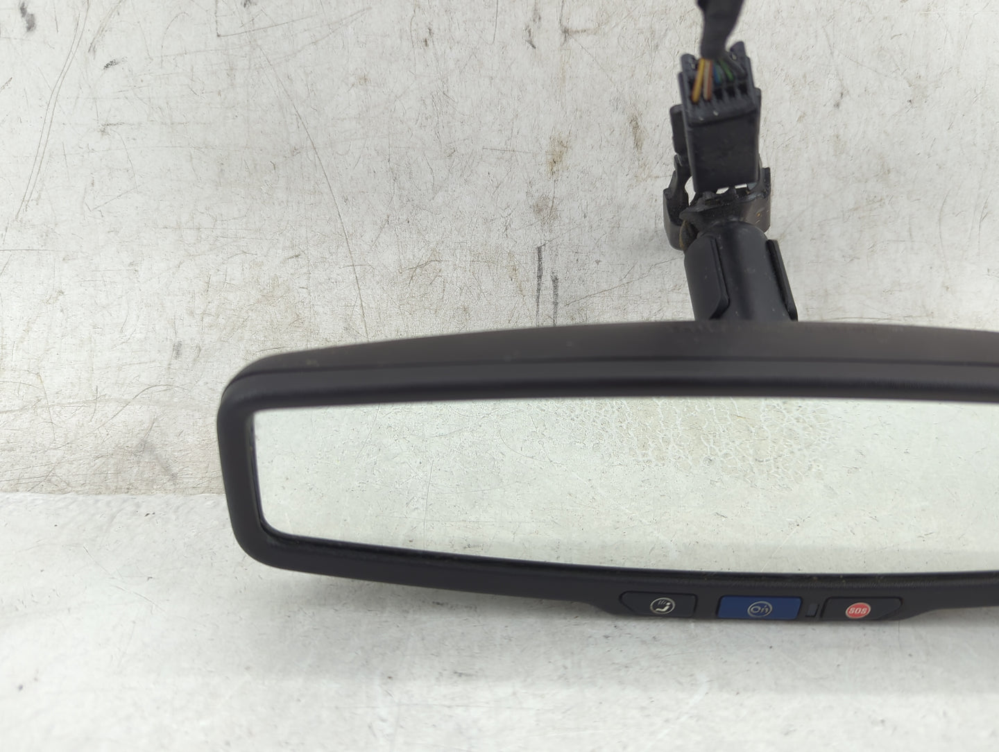 2014-2019 Chevrolet Silverado 1500 Interior Rear View Mirror Replacement OEM P/N:E11026392 E11046392 Fits OEM Used Auto Part