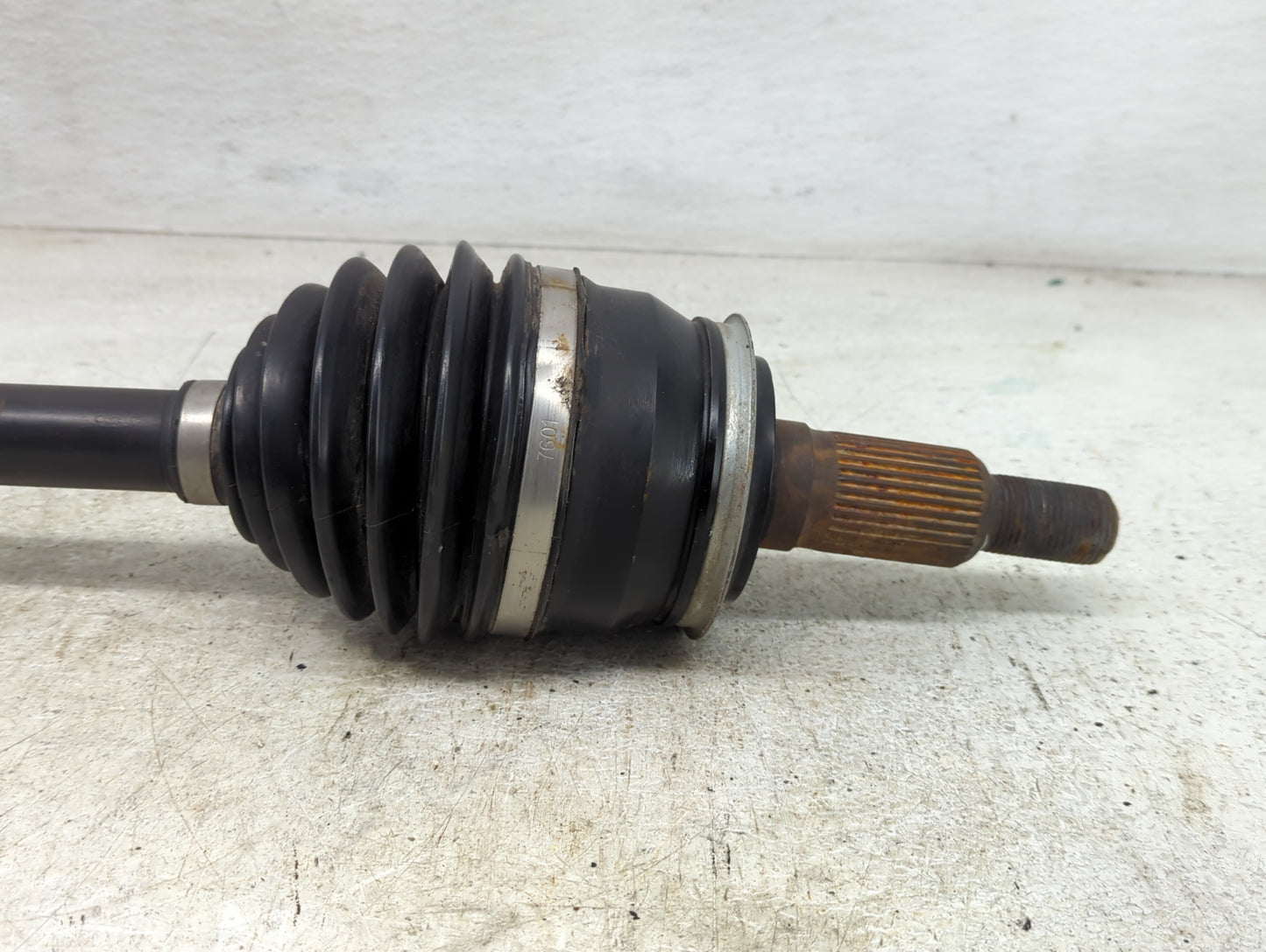 2014-2019 Chevrolet Silverado 1500 Axle Shaft Front Driver Cv C/v - Oemusedautoparts1.com
