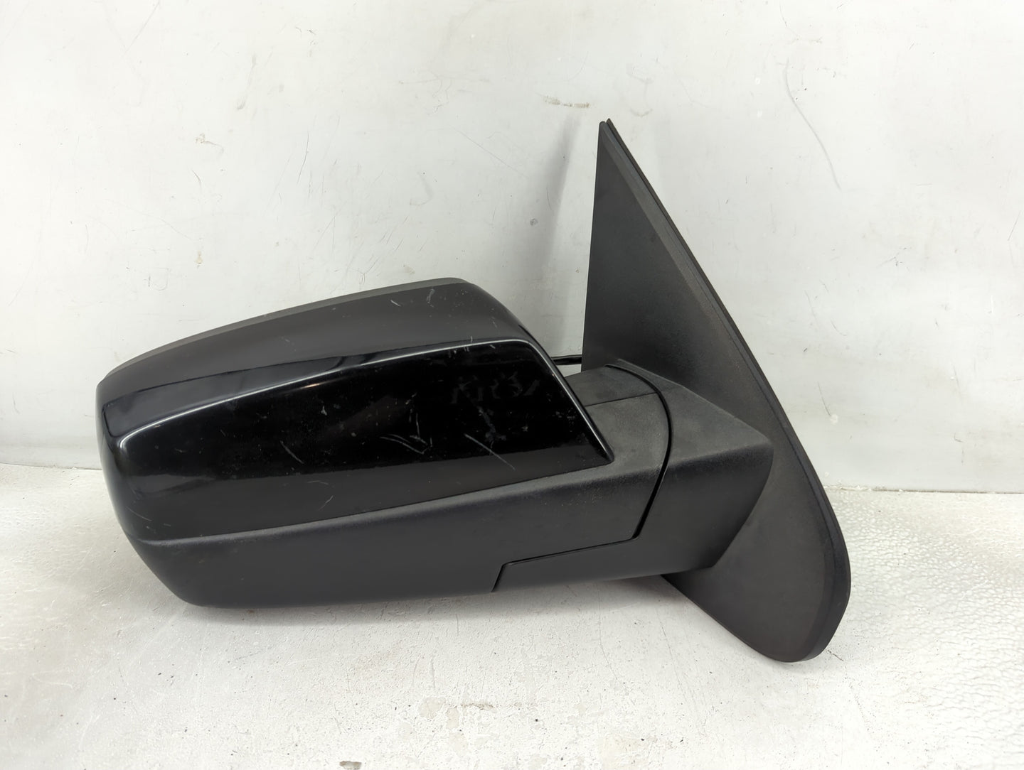 2014-2019 Chevrolet Silverado 1500 Passenger Side View Mirror - Right Door Mirror OEM Used - Oemusedautoparts1.com