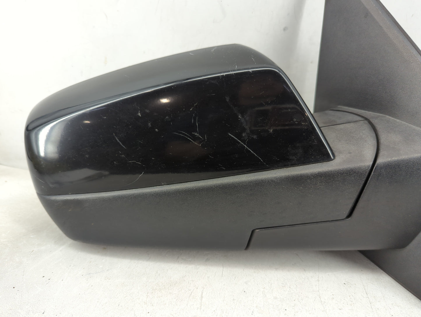2014-2019 Chevrolet Silverado 1500 Passenger Side View Mirror - Right Door Mirror OEM Used - Oemusedautoparts1.com