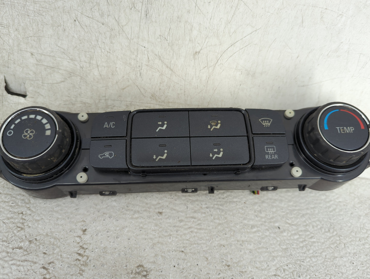 2014-2019 Chevrolet Silverado 1500 Climate Control Module Temperature AC/Heater Replacement P/N:84164472 7370200000000X Fits