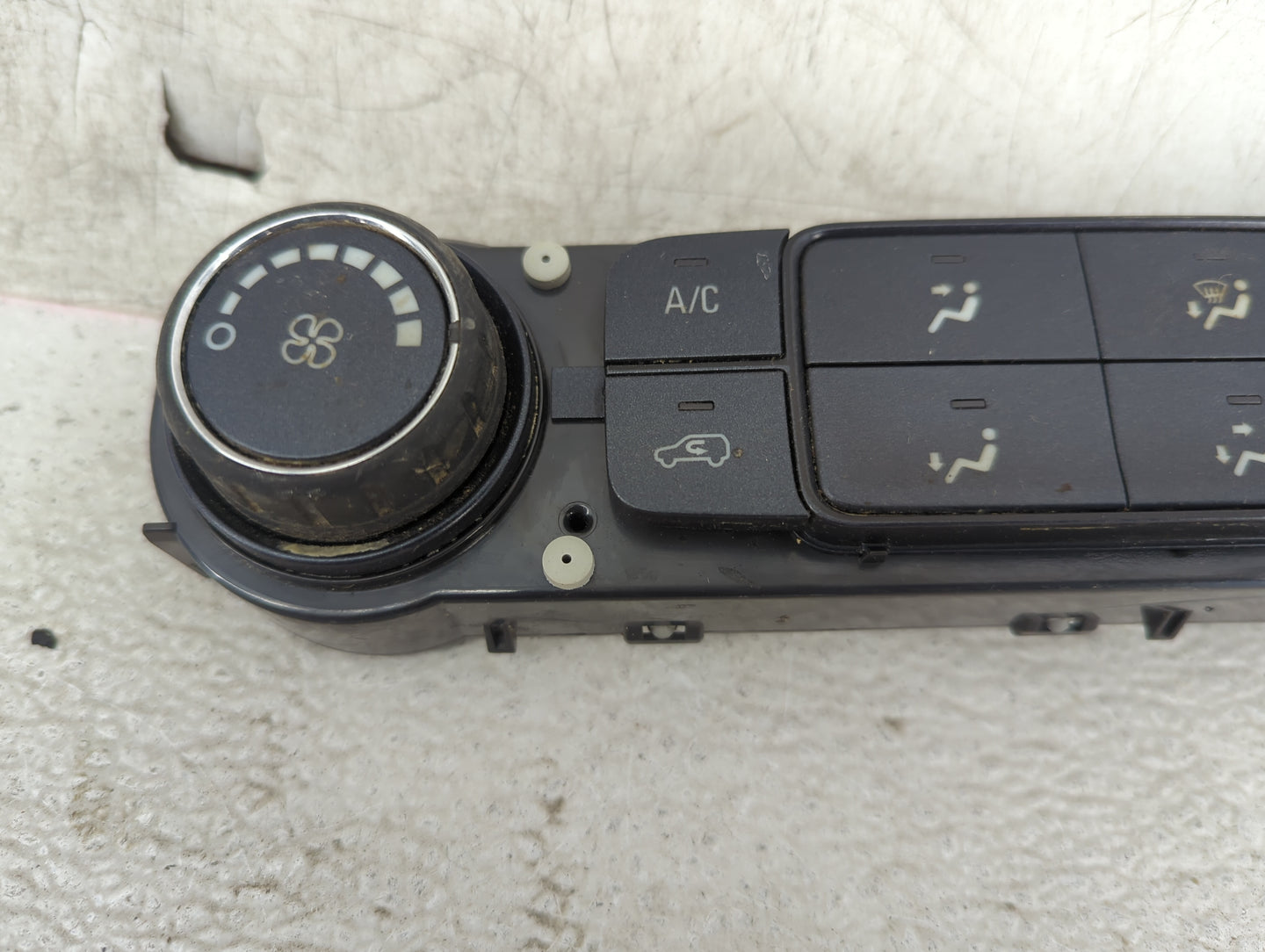 2014-2019 Chevrolet Silverado 1500 Climate Control Module Temperature AC/Heater Replacement P/N:84164472 7370200000000X Fits