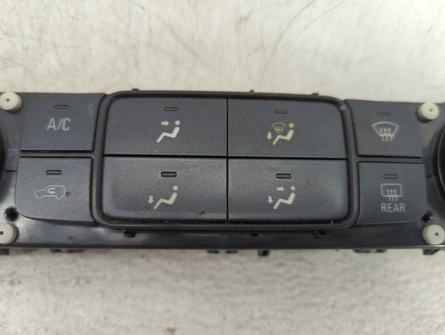 2014-2019 Chevrolet Silverado 1500 Climate Control Module Temperature AC/Heater Replacement P/N:84164472 7370200000000X Fits