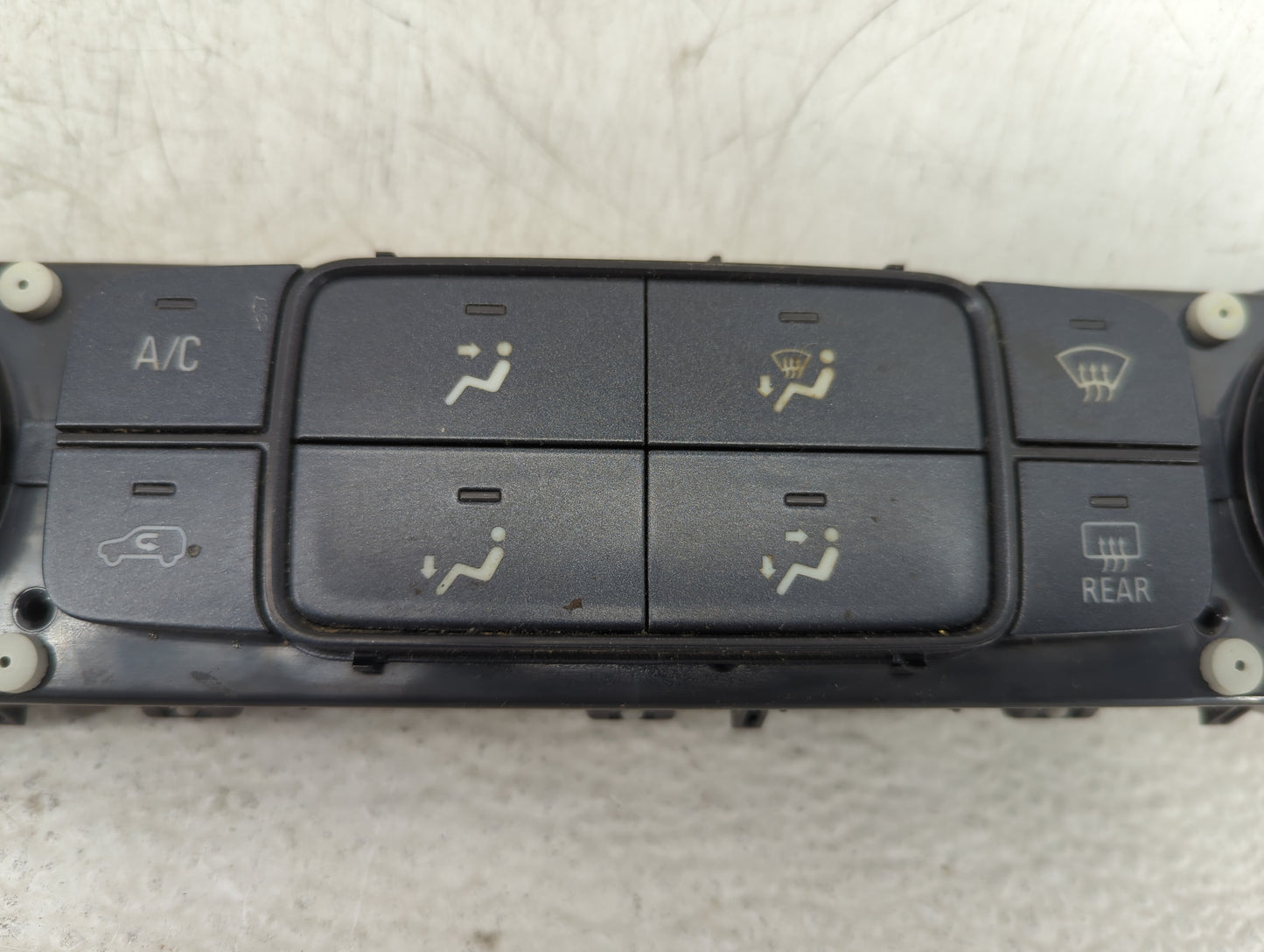 2014-2019 Chevrolet Silverado 1500 Climate Control Module Temperature AC/Heater Replacement P/N:84164472 7370200000000X Fits