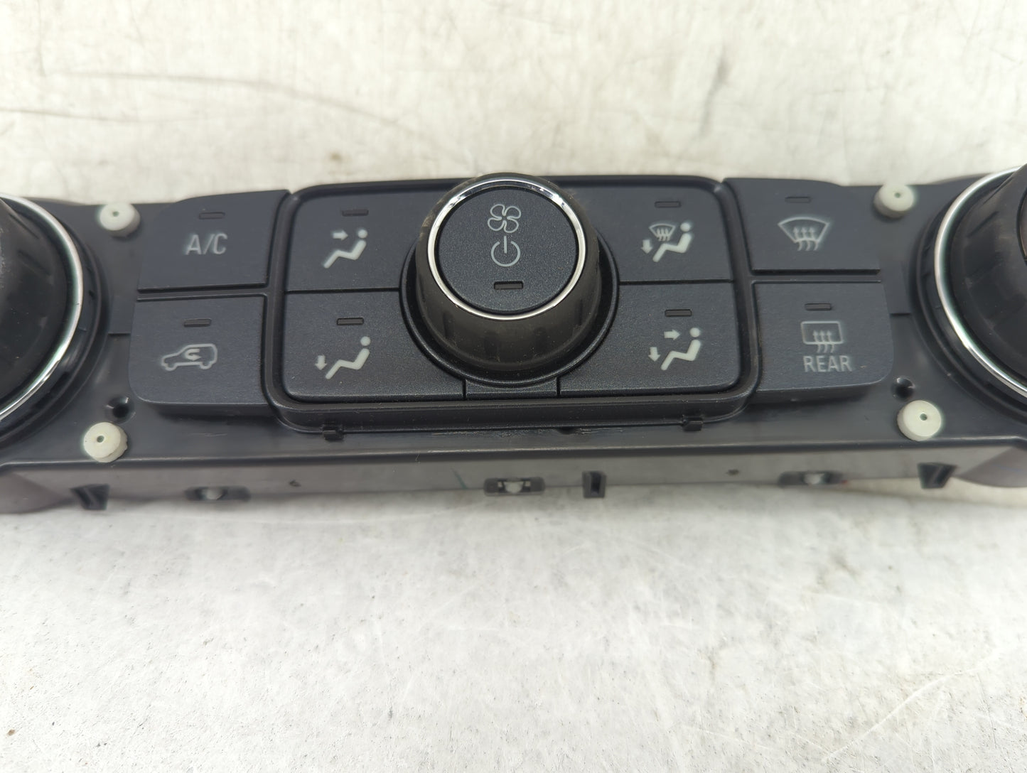 2014-2019 Chevrolet Silverado 1500 Climate Control Module Temperature AC/Heater Replacement P/N:84258729 Fits OEM Used Auto 