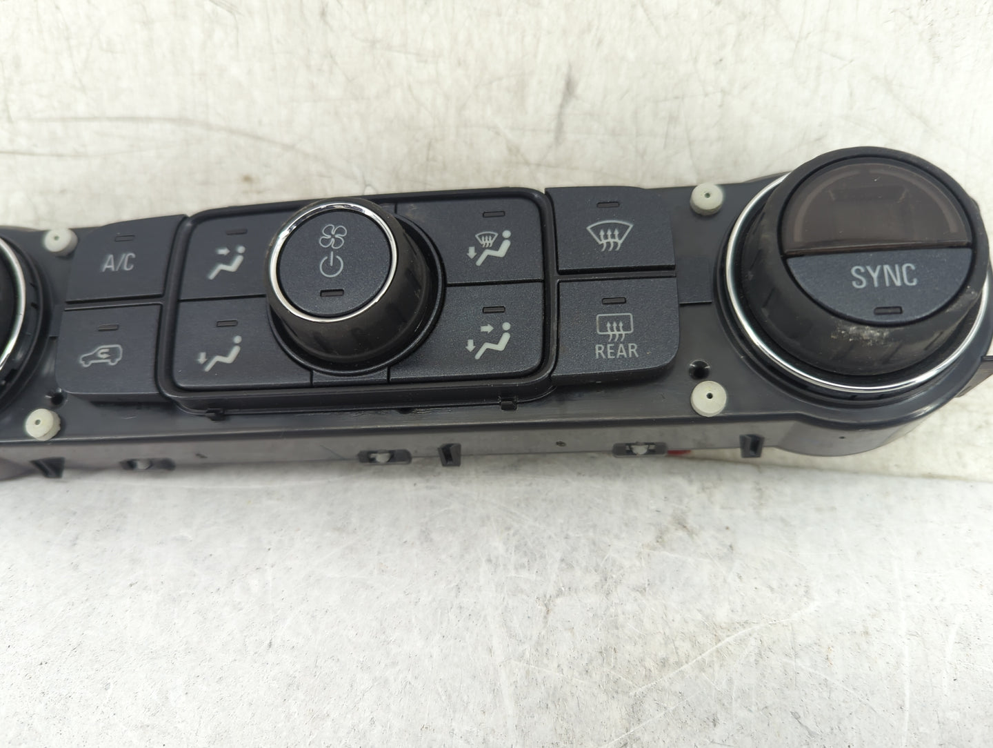 2014-2019 Chevrolet Silverado 1500 Climate Control Module Temperature AC/Heater Replacement P/N:84258729 Fits OEM Used Auto 