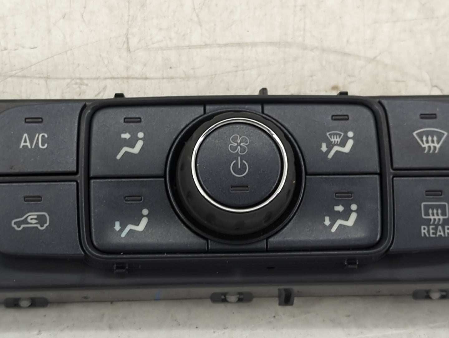 2014-2019 Chevrolet Silverado 1500 Climate Control Module Temperature AC/Heater Replacement P/N:84258726 Fits OEM Used Auto 