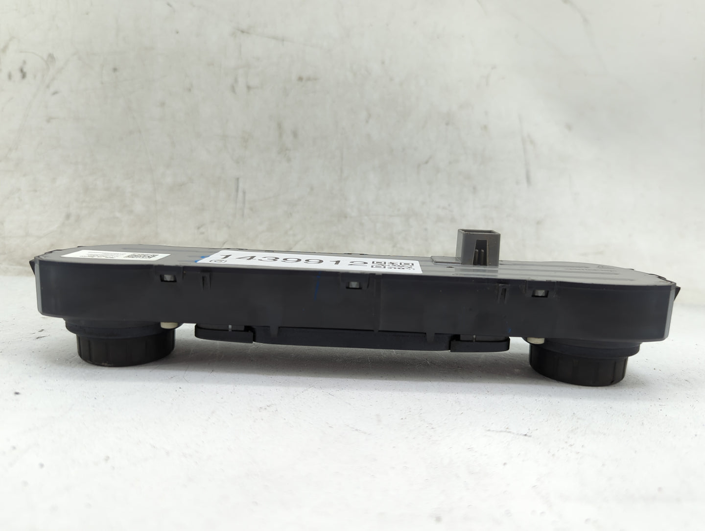 2018 Chevrolet Silverado 1500 Climate Control Module Temperature AC/Heater Replacement P/N:84199202 Fits OEM Used Auto Parts