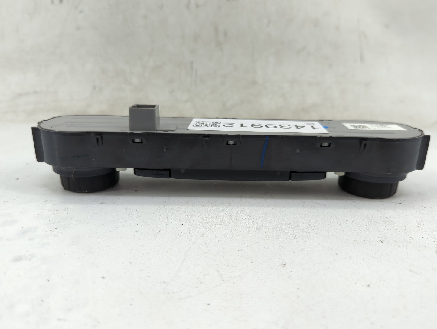2018 Chevrolet Silverado 1500 Climate Control Module Temperature AC/Heater Replacement P/N:84199202 Fits OEM Used Auto Parts