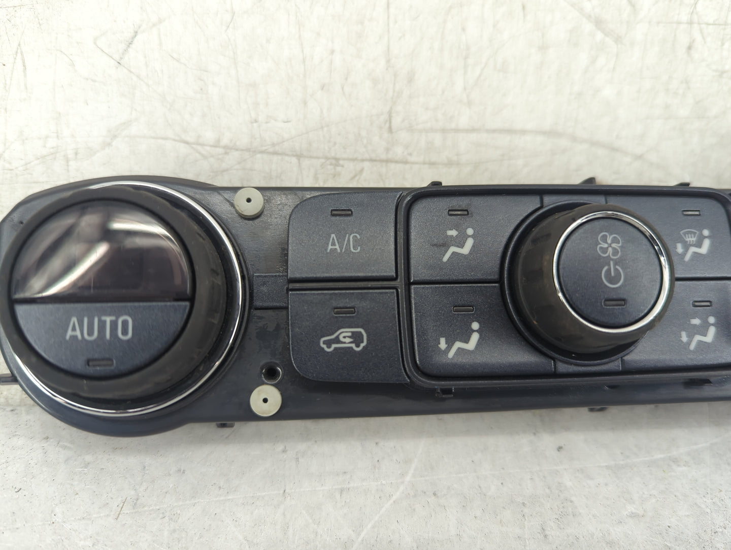 2014-2019 Chevrolet Silverado 1500 Climate Control Module Temperature AC/Heater Replacement P/N:84258726 Fits OEM Used Auto 