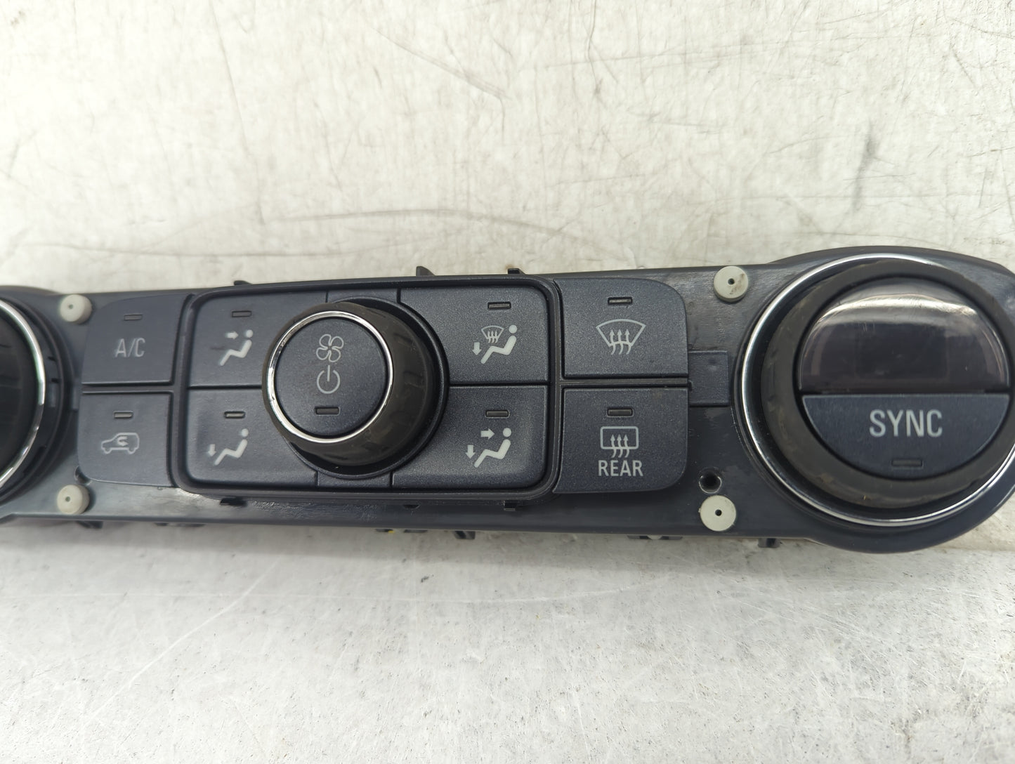 2014-2019 Chevrolet Silverado 1500 Climate Control Module Temperature AC/Heater Replacement P/N:84258726 Fits OEM Used Auto 