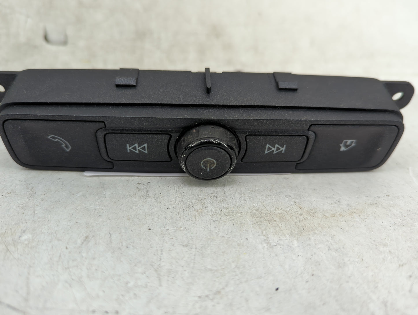 2016-2019 Chevrolet Silverado 1500 Radio AM FM Cd Player Receiver Replacement P/N:42516646 LC7S Fits Fits 2016 2017 2018 201
