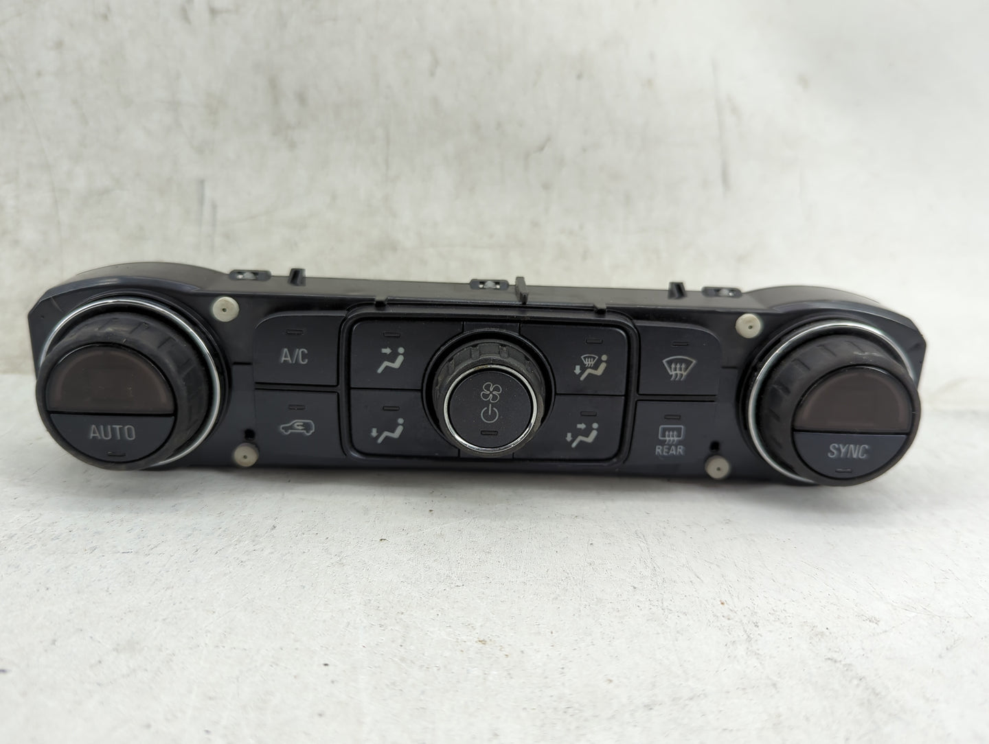 2014-2019 Chevrolet Silverado 1500 Climate Control Module Temperature AC/Heater Replacement P/N:84258726 7370200000000X Fits